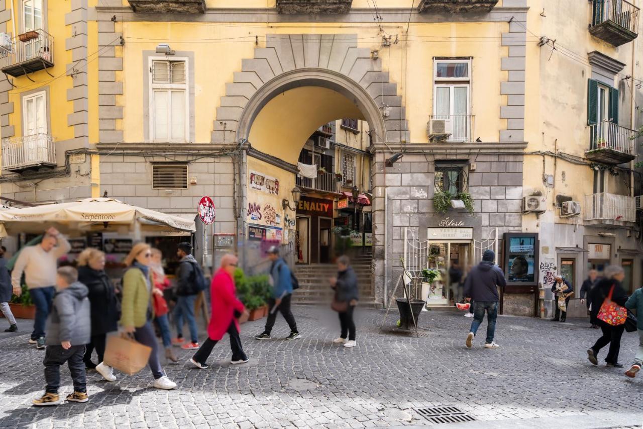 Appartamento Elegante Con Terrazzino Nel Centro Di Napoli المظهر الخارجي الصورة