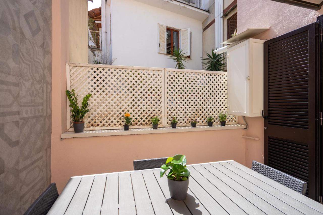 Appartamento Elegante Con Terrazzino Nel Centro Di Napoli المظهر الخارجي الصورة